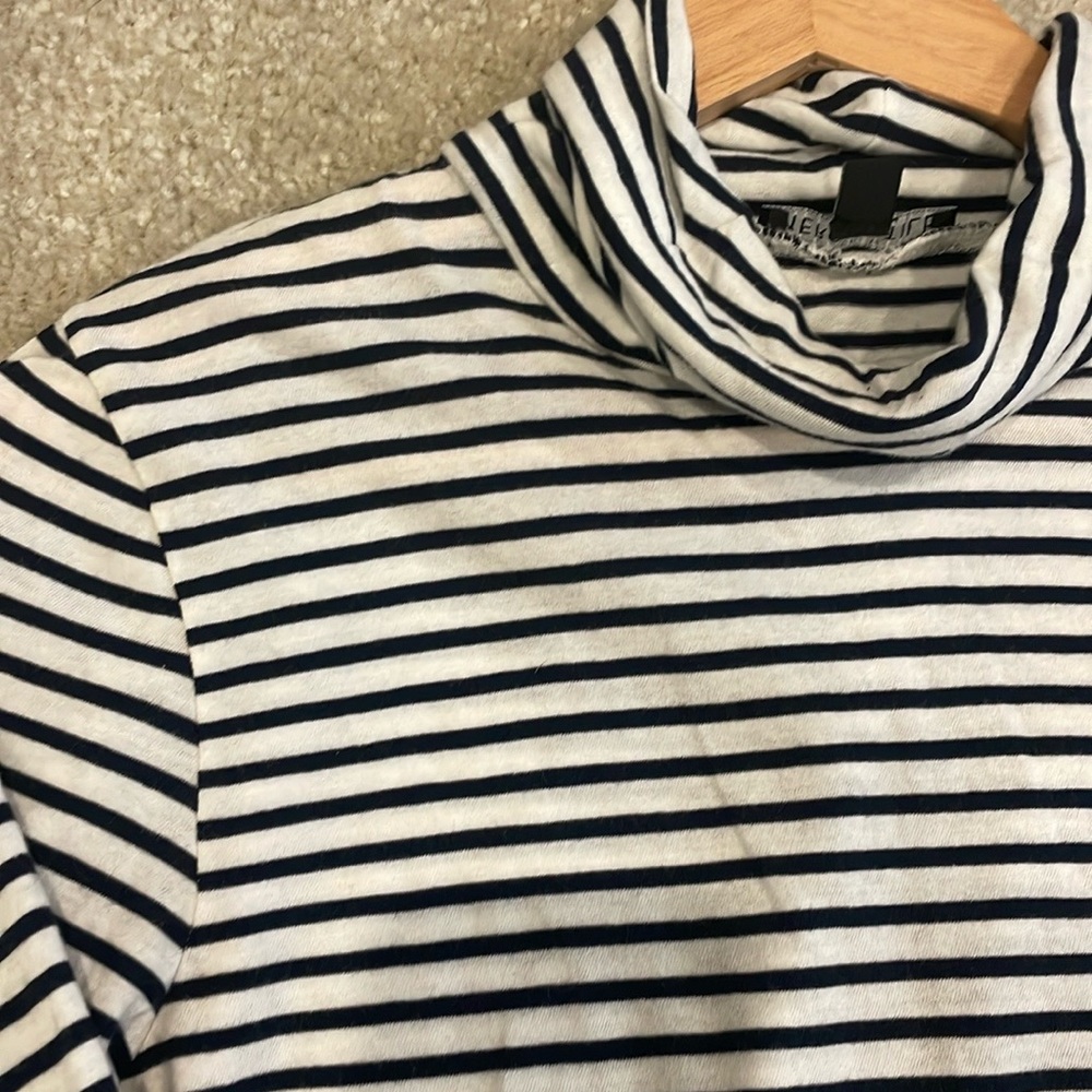 Jcrew factory lightweight blue and white striped tissue turtleneck EUC